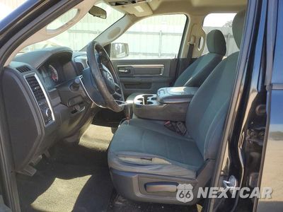 Zdjęcie 7 z 12 samochodu: 2018 RAM 1500 SLT VIN:1C6RR6TT1JS160570 - miniatura