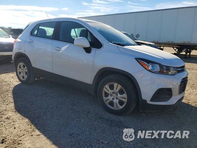 Czwarte zdjęcie samochodu z boku: 2017 CHEVROLET TRAX LS VIN:3GNCJKSB7HL244089 - miniatura