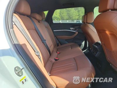 Zdjęcie 11 z 13 samochodu: 2019 AUDI E-TRON PREMIUM PLUS VIN:WA1LABGE6KB011996 - miniatura