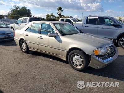 Czwarte zdjęcie samochodu z boku: 1998 MERCEDES-BENZ C 230 VIN:WDBHA23G1WA526448 - miniatura