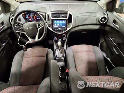 Zdjęcie 8 z 12 samochodu: 2019 CHEVROLET SONIC LT VIN:1G1JD5SBXK4103385 - miniatura
