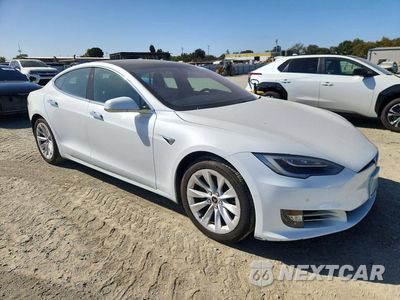 Czwarte zdjęcie samochodu z boku: 2018 TESLA MODEL S VIN:5YJSA1E20JF281760 - miniatura