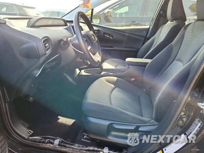 Zdjęcie 7 z 13 samochodu: 2017 TOYOTA PRIUS TWO VIN:JTDKBRFUXH3029503 - miniatura