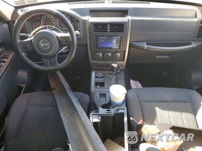 Zdjęcie 8 z 14 samochodu: 2012 JEEP LIBERTY SPORT VIN:1C4PJMAK2CW104204 - miniatura