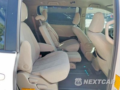 Zdjęcie 11 z 13 samochodu: 2011 TOYOTA SIENNA LE VIN:5TDKK3DC4BS061473 - miniatura