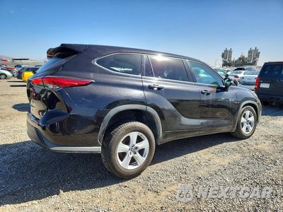 Trzecie zdjęcie samochodu z tyłu: 2022 TOYOTA HIGHLANDER LE VIN:5TDZZRAH6NS133890 - miniatura