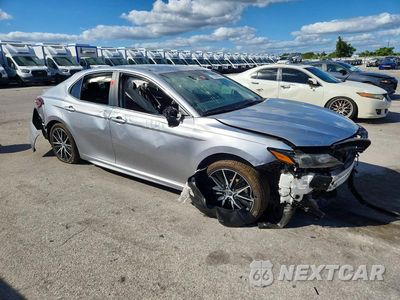 Czwarte zdjęcie samochodu z boku: 2024 TOYOTA CAMRY SE VIN:4T1T11AK6RU843282 - miniatura
