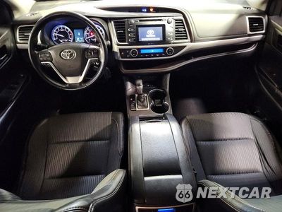Zdjęcie 8 z 13 samochodu: 2015 TOYOTA HIGHLANDER LE PLUS VIN:5TDBKRFH5FS223502 - miniatura