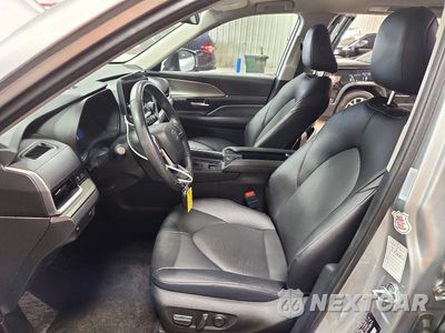 Zdjęcie 7 z 14 samochodu: 2025 TOYOTA GRAND HIGHLANDER XLE VIN:5TDAAAB57SS082888 - miniatura