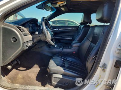 Zdjęcie 7 z 12 samochodu: 2018 CHRYSLER 300 S VIN:2C3CCABG2JH243654 - miniatura