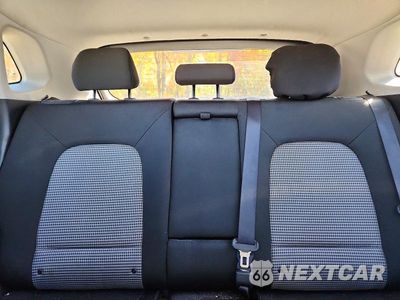 Zdjęcie 10 z 13 samochodu: 2019 HYUNDAI KONA SEL VIN:KM8K2CAA2KU237639 - miniatura