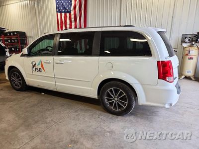 Drugie zdjęcie samochodu z przodu: 2017 DODGE GRAND CARAVAN SXT VIN:2C4RDGCG8HR677229 - miniatura