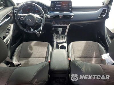 Zdjęcie 8 z 14 samochodu: 2023 KIA SELTOS S VIN:KNDEU2AA3P7387206 - miniatura