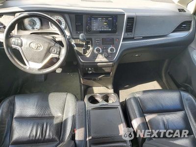 Zdjęcie 8 z 13 samochodu: 2017 TOYOTA SIENNA SE VIN:5TDXZ3DC7HS802242 - miniatura