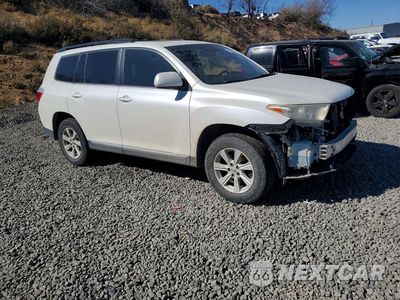 Czwarte zdjęcie samochodu z boku: 2013 TOYOTA HIGHLANDER SE VIN:5TDBK3EH1DS234492 - miniatura