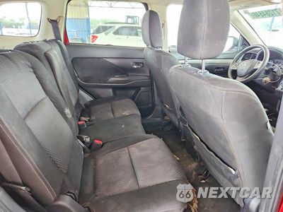 Zdjęcie 10 z 12 samochodu: 2018 MITSUBISHI OUTLANDER ES VIN:JA4AD2A35JZ037615 - miniatura