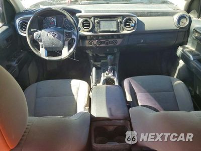Zdjęcie 8 z 12 samochodu: 2017 TOYOTA TACOMA SR5 V6 VIN:3TMDZ5BN4HM017566 - miniatura