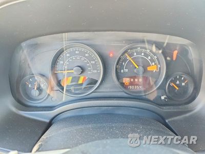 Zdjęcie 9 z 12 samochodu: 2015 JEEP PATRIOT SPORT VIN:1C4NJPBA0FD280571 - miniatura
