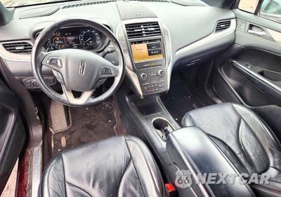 Zdjęcie 8 z 13 samochodu: 2019 LINCOLN MKC RESERVE VIN:5LMCJ3C95KUL04208 - miniatura