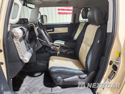 Zdjęcie 7 z 13 samochodu: 2010 TOYOTA FJ CRUISER BASE VIN:JTEBU4BF0AK077975 - miniatura