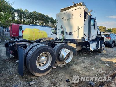 Czwarte zdjęcie samochodu z boku: 2025 KENWORTH T680 SEMI TRUCK VIN:1NKYDB9X8SJ186417 - miniatura
