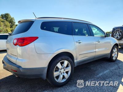 Trzecie zdjęcie samochodu z tyłu: 2011 CHEVROLET TRAVERSE LTZ VIN:1GNKRLED9BJ335189 - miniatura