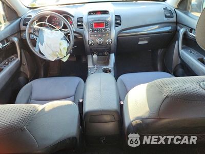 Zdjęcie 8 z 13 samochodu: 2012 KIA SORENTO LX VIN:5XYKT3A12CG229738 - miniatura