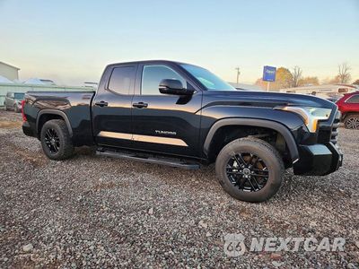 Czwarte zdjęcie samochodu z boku: 2022 TOYOTA TUNDRA SR5 VIN:5TFLA5DA2NX018427 - miniatura