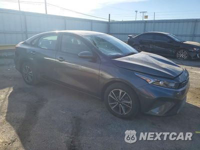 Czwarte zdjęcie samochodu z boku: 2024 KIA FORTE LXS VIN:3KPF24AD2RE767138 - miniatura