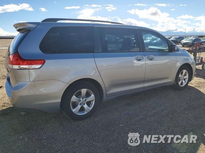 Trzecie zdjęcie samochodu z tyłu: 2011 TOYOTA SIENNA LE VIN:5TDKK3DC4BS134972 - miniatura