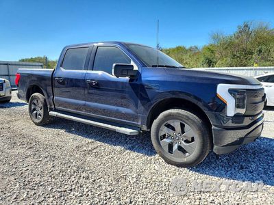 Czwarte zdjęcie samochodu z boku: 2025 FORD F150 LIGHTNING XLT VIN:1FT6W3LU3SWG22035 - miniatura