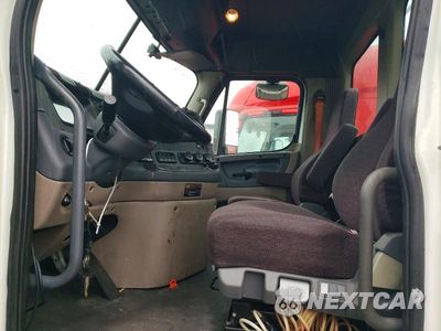 Zdjęcie 7 z 12 samochodu: 2018 FREIGHTLINER CASCADIA 125 SEMI TRUCK VIN:3AKJGEFG8JSJW4725 - miniatura