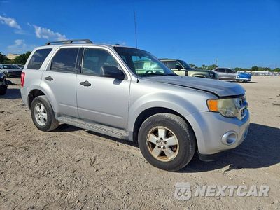 Czwarte zdjęcie samochodu z boku: 2010 FORD ESCAPE XLT VIN:1FMCU0DG8AKB43806 - miniatura