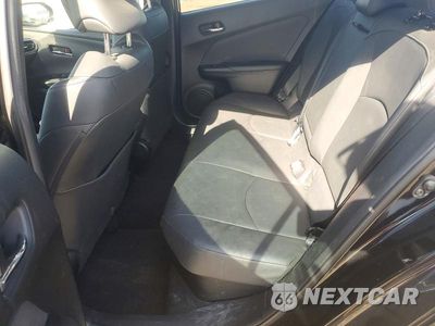 Zdjęcie 10 z 12 samochodu: 2016 TOYOTA PRIUS FOUR VIN:JTDKARFUXG3510255 - miniatura