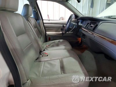 Zdjęcie 7 z 12 samochodu: 2005 FORD CROWN VICTORIA LX VIN:2FAFP74W95X154833 - miniatura