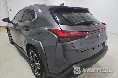 Trzecie zdjęcie samochodu z tyłu: 2022 LEXUS UX 200 BASE VIN:JTHX3JBH2N2047278 - miniatura