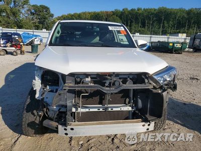 Piąte zdjęcie samochodu w środku: 2019 TOYOTA 4RUNNER SR5 PREMIUM VIN:JTEBU5JR5K5651553 - miniatura