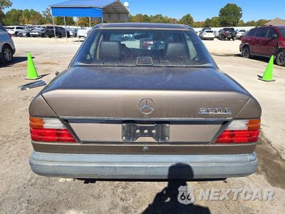 Zdjęcie 6 z 12 samochodu: 1989 MERCEDES-BENZ 260 260E VIN:WDBEA26D6KA864233 - miniatura