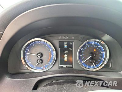 Zdjęcie 9 z 12 samochodu: 2019 TOYOTA COROLLA SE VIN:5YFBURHEXKP858585 - miniatura