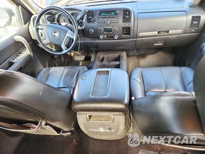 Zdjęcie 8 z 12 samochodu: 2007 CHEVROLET SILVERADO K1500 CREW CAB VIN:2GCEK13M571565203 - miniatura