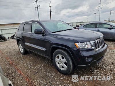 Czwarte zdjęcie samochodu z boku: 2011 JEEP GRAND CHEROKEE LAREDO VIN:1J4RR4GG1BC572150 - miniatura