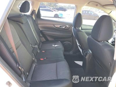 Zdjęcie 11 z 14 samochodu: 2017 NISSAN ROGUE S VIN:KNMAT2MTXHP577049 - miniatura