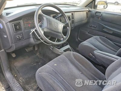 Zdjęcie 8 z 12 samochodu: 2004 DODGE DAKOTA SXT VIN:1D7GG16K84S507866 - miniatura