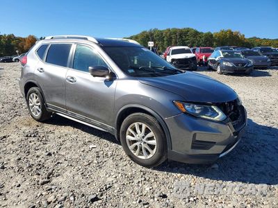 Czwarte zdjęcie samochodu z boku: 2017 NISSAN ROGUE SV VIN:5N1AT2MV9HC829118 - miniatura