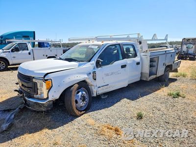 2017 FORD F550 SUPER DUTY 1FD0W5HTXHEE51442 - główne zdjęcie licytacji z USA - miniatura