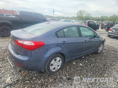 Trzecie zdjęcie samochodu z tyłu: 2016 KIA FORTE LX VIN:KNAFK4A67G5584776 - miniatura