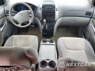 Zdjęcie 8 z 13 samochodu: 2010 TOYOTA SIENNA LE 7-PASSENGER VIN:5TDKK4CC5AS332420 - miniatura