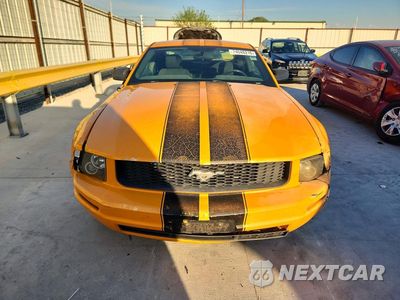 Piąte zdjęcie samochodu w środku: 2007 FORD MUSTANG VIN:1ZVFT80N975210926 - miniatura