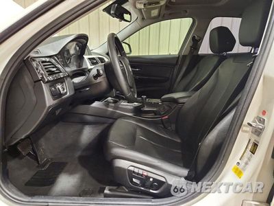 Zdjęcie 7 z 12 samochodu: 2015 BMW 320 I VIN:WBA3B1C50F5A05943 - miniatura