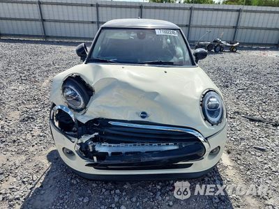 Piąte zdjęcie samochodu w środku: 2021 MINI COOPER VIN:WMWXR3C01M2N55032 - miniatura
